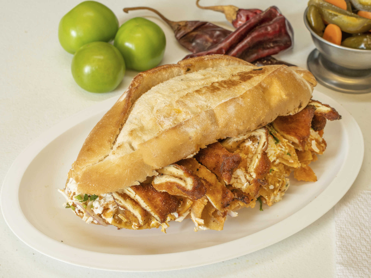 3x2 en torta de chilaquiles chica