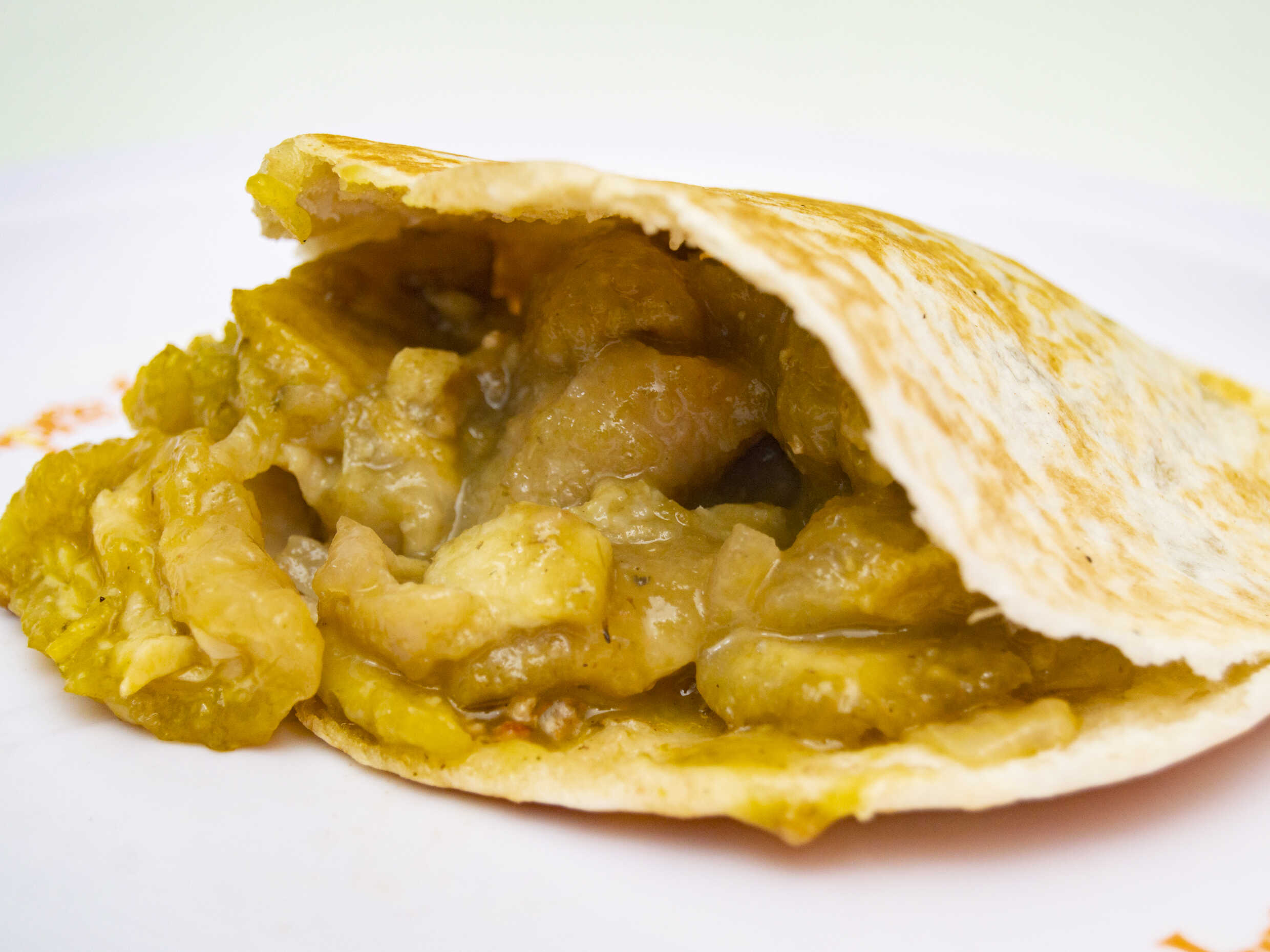 Gordita de Chicharrón en Salsa Verde