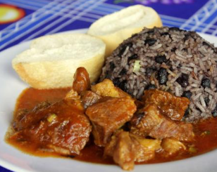 Pinto con Carne en Salsa
