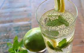 Agua limón con chía