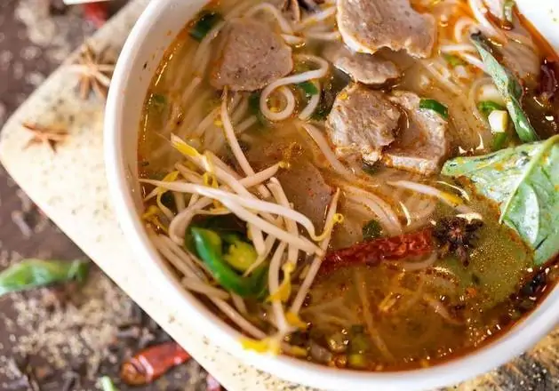 Pho de Albóndigas