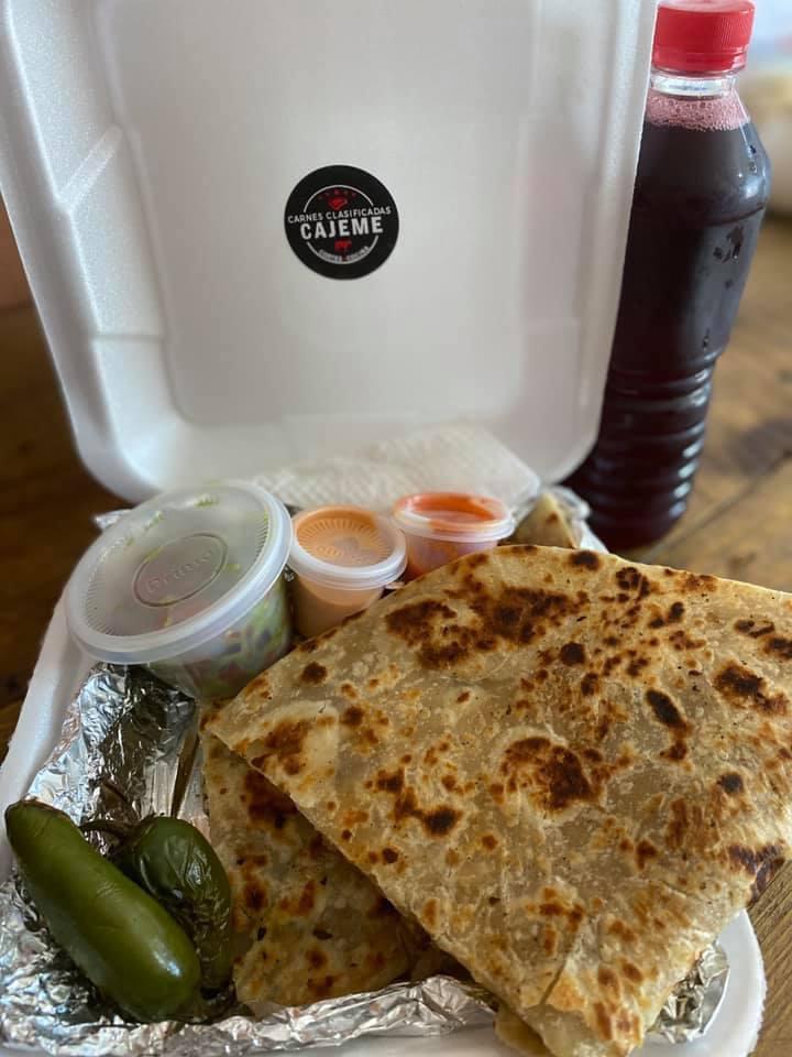 Quesajumbo de Carne Adobada de Puerco