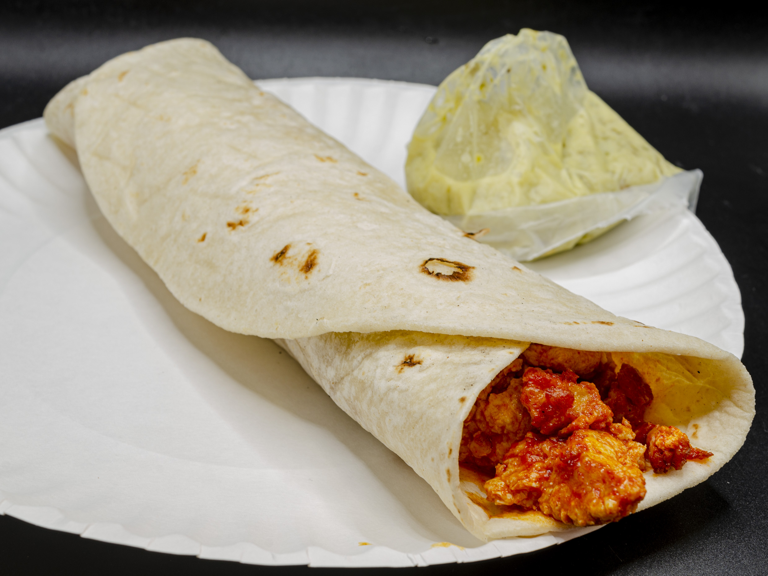 Burrito Huevo en Rojo