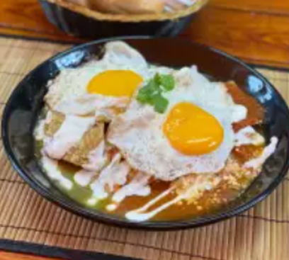 Chilaquiles con Buebito Estrellado