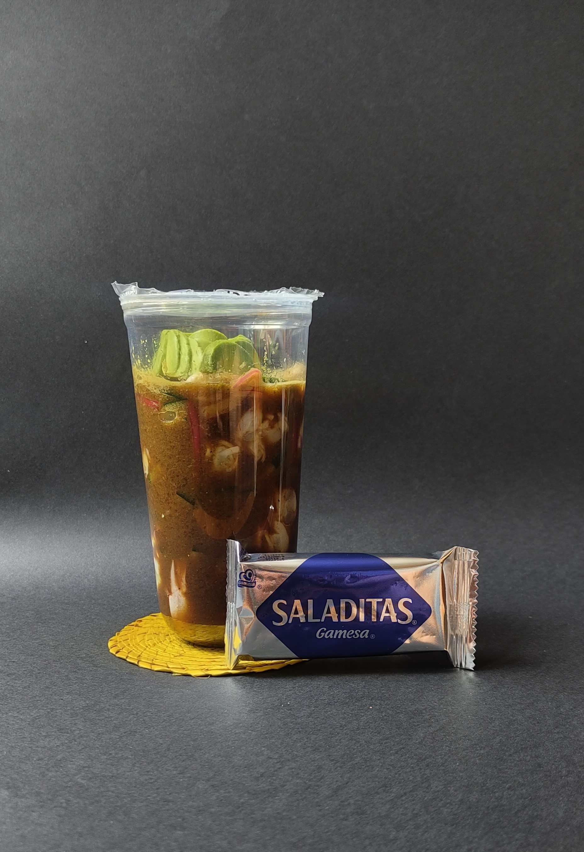 Aguachile Negro con Saladitas