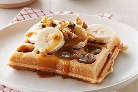 Waffles con cajeta y Plátano