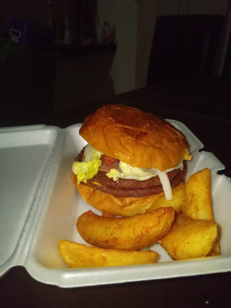 Hamburguesa Doble con Papas