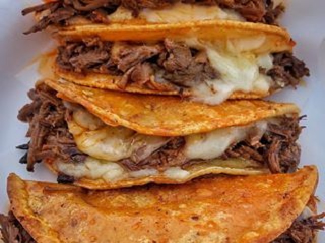 Taco de  Birira con Queso