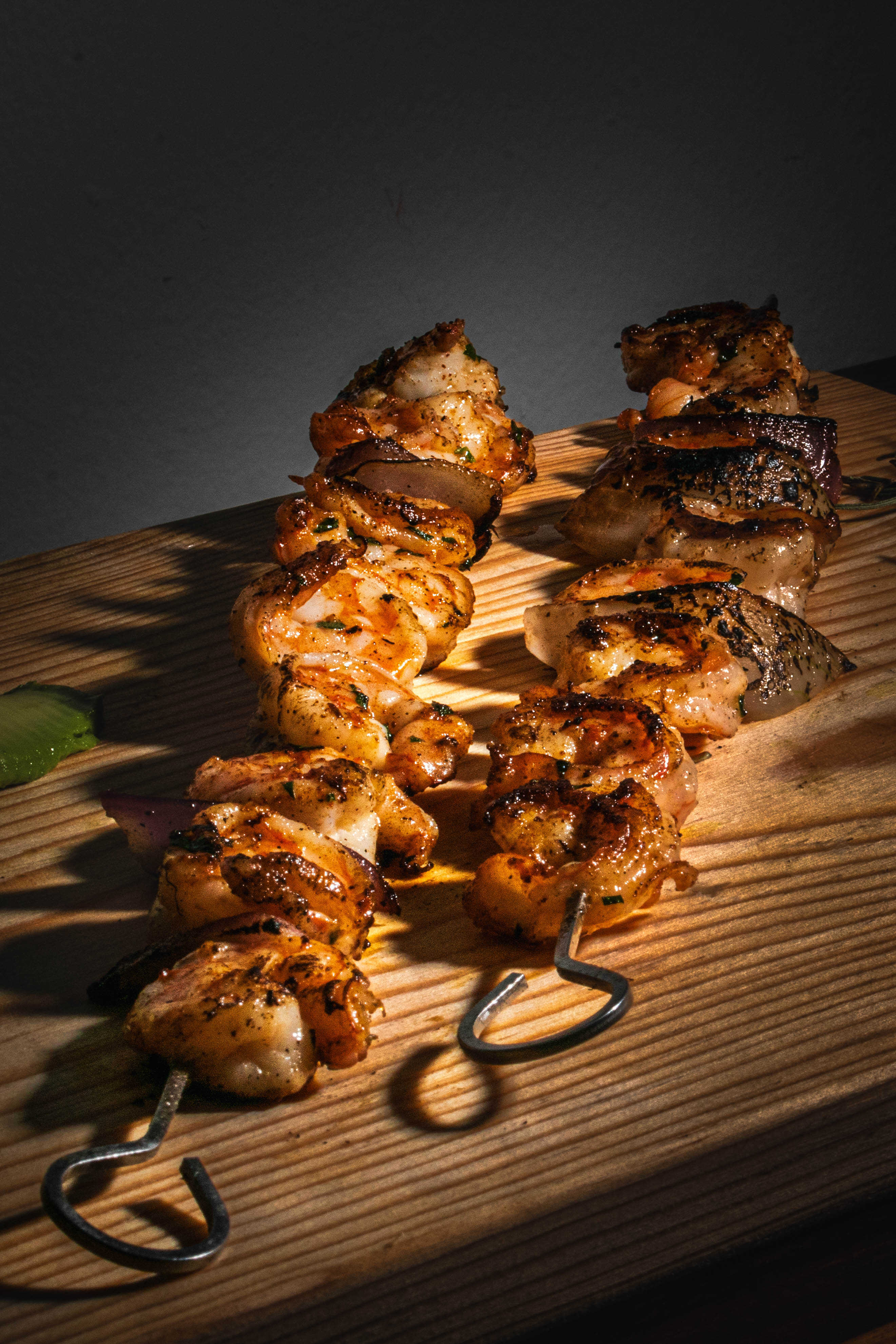 Camarones a la Brasa con Tocino