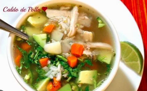 Caldo de Pollo con Verduras