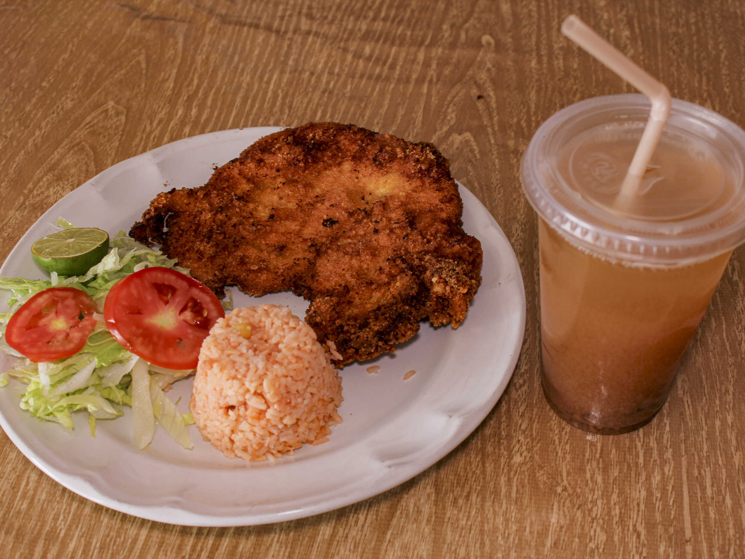 Combo Milanesa de Pollo + Agua del Dia