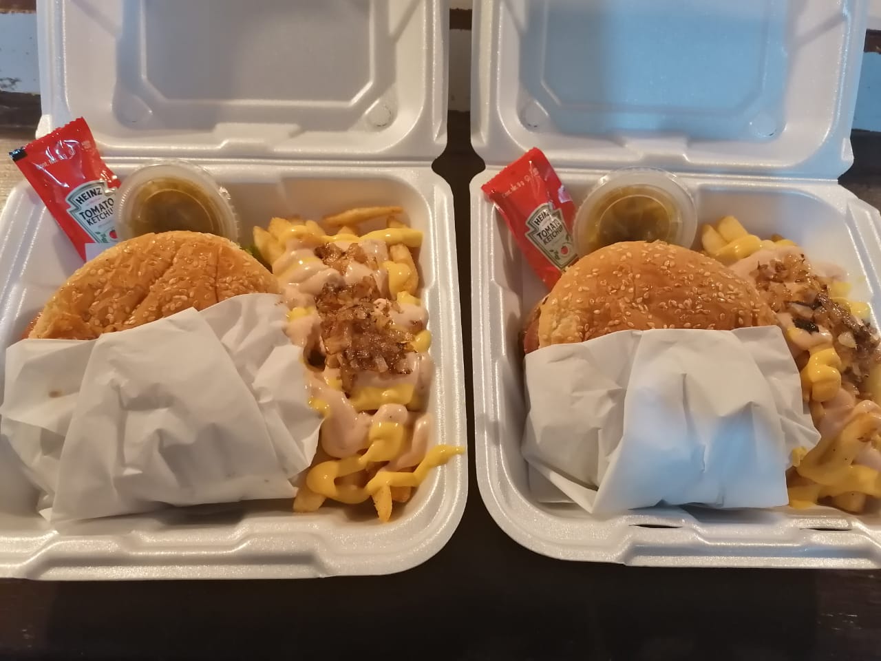 Combo-2 Hamburguesas Clásicas con Papas