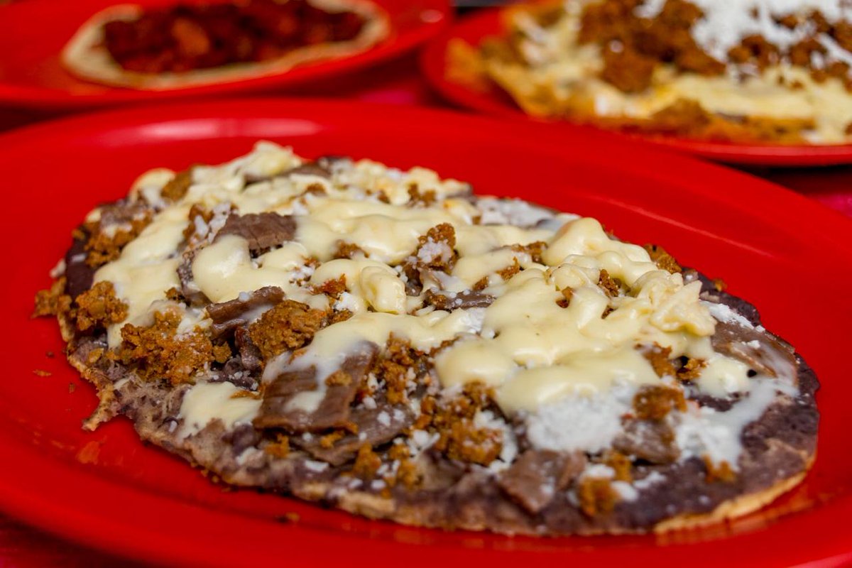 Huarache de Longaniza