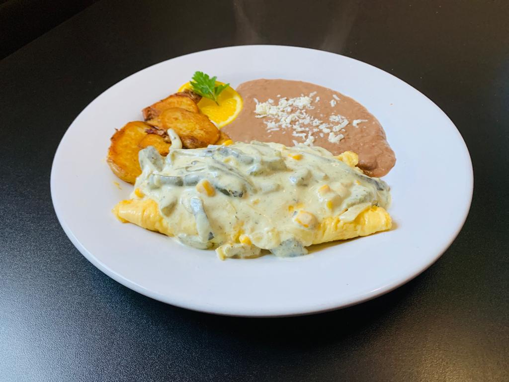 Omelette de Rajas con Crema