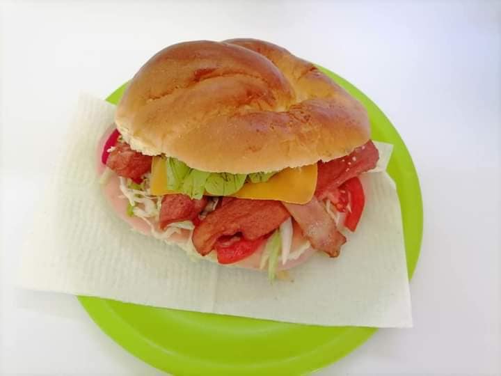 Cuernitos de Jamón, Queso y Salchicha