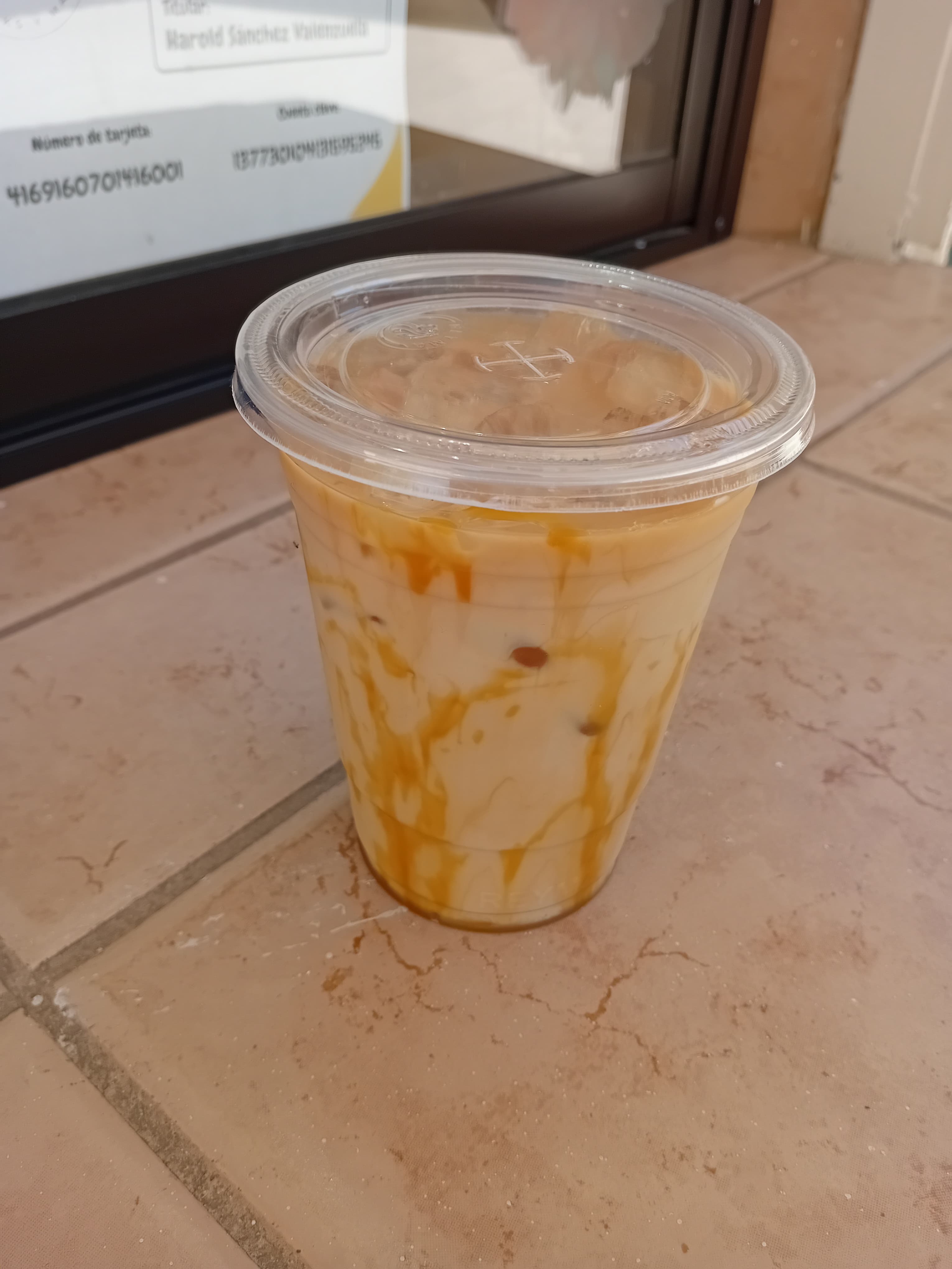 Latte Colombiano gourmet caliente o a las rockas