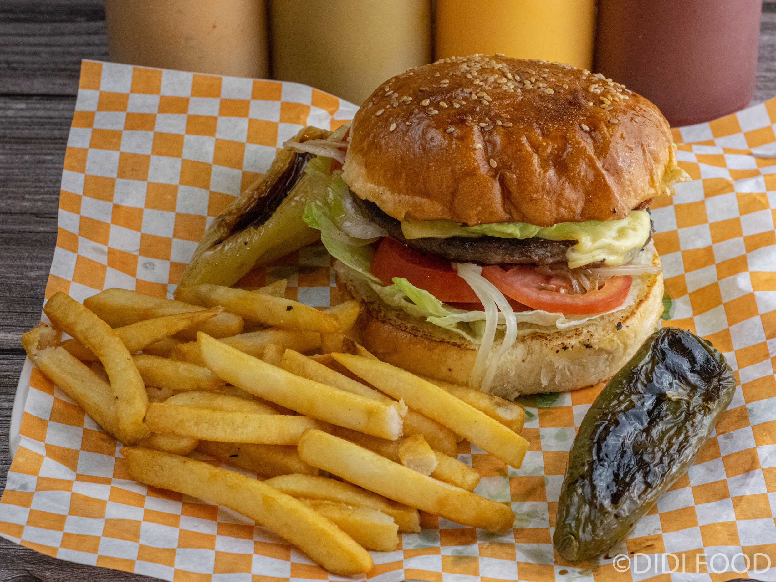 Hamburguesa de Res con Papas
