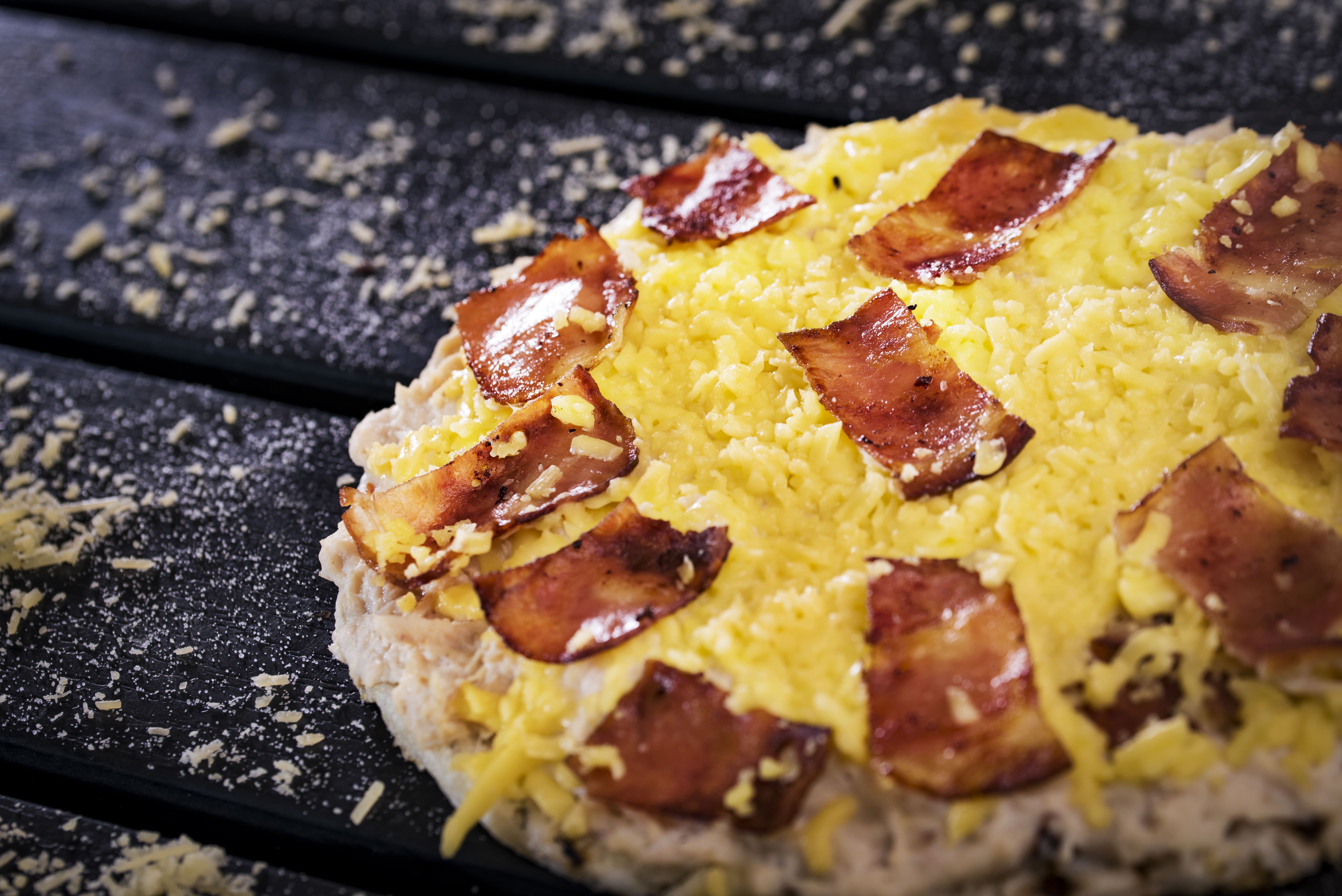 Pollo Tocineta y Queso