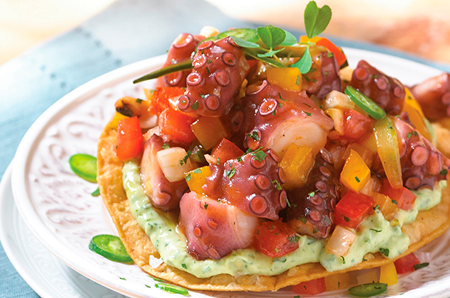 Tostada de Aguachile de Pulpo.