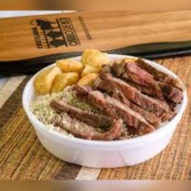 Arroz, Feijão, Macarrão, farofa,batata ao molho ou batata corada com 2 pedaço de carne assada ao molho madeira