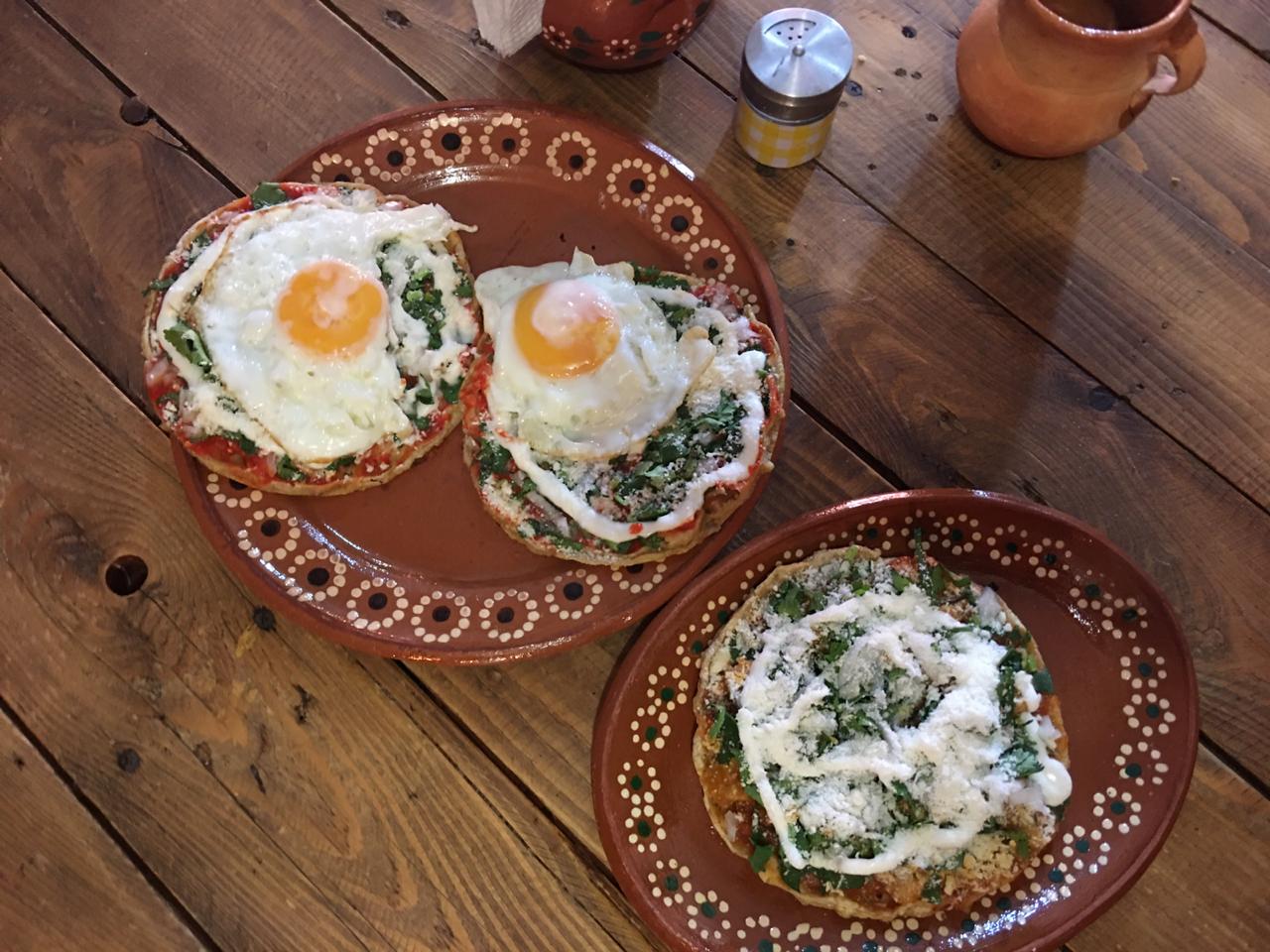 Sope con Guiso Grande