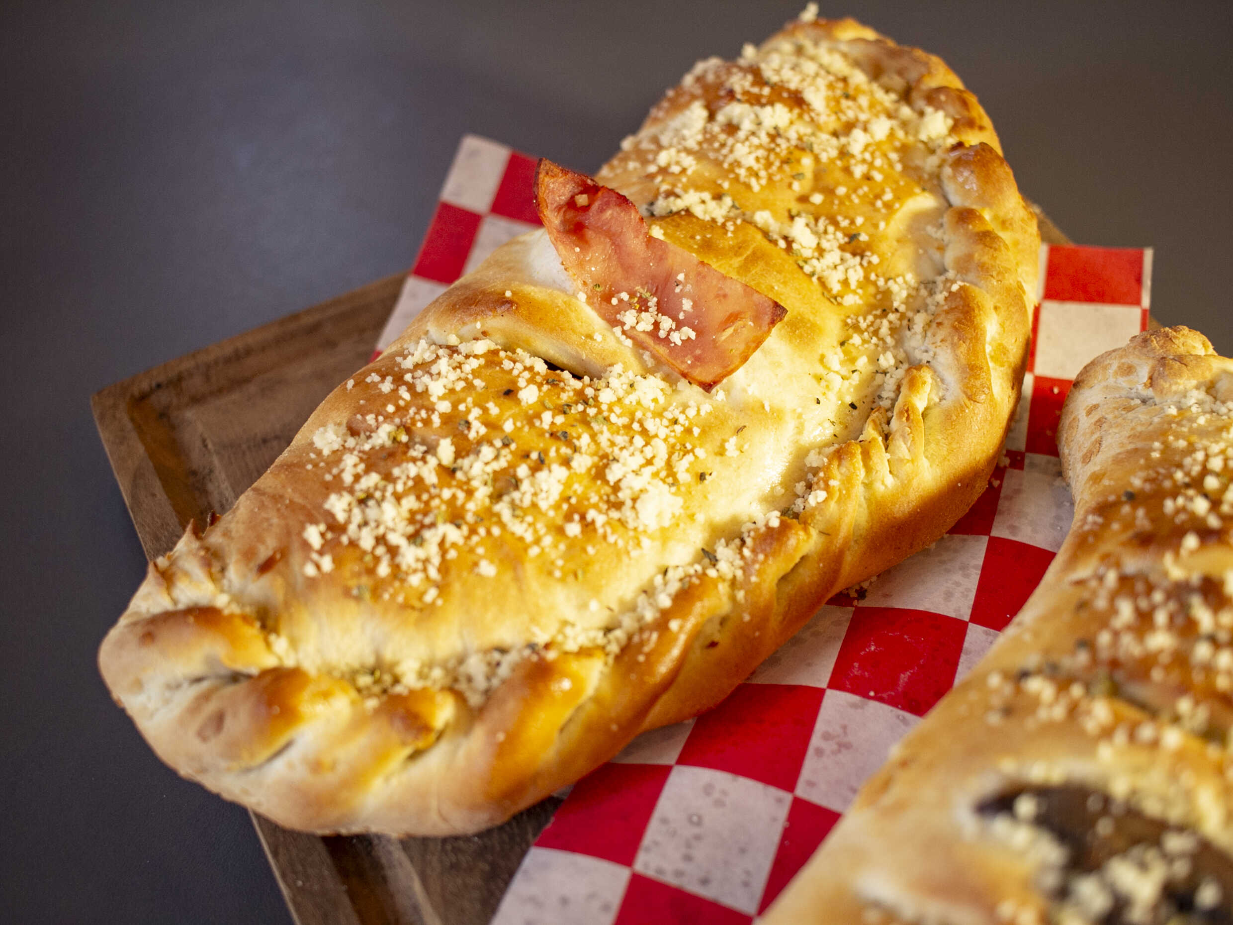Calzone De Pepperoni.-