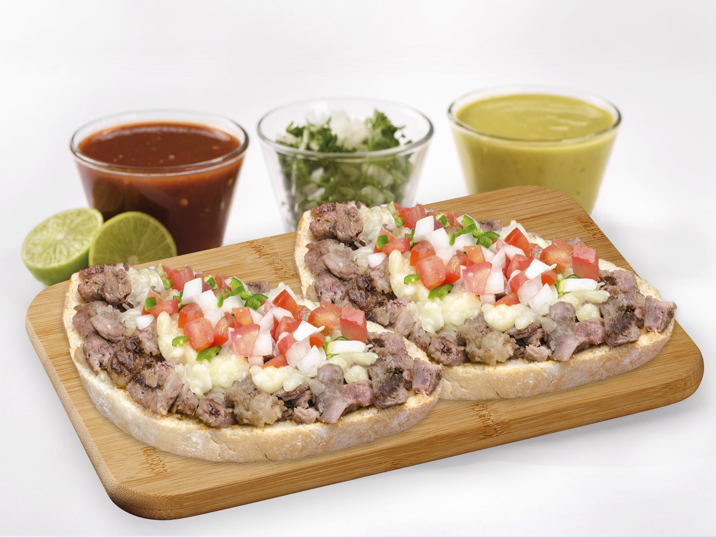 Molletes con Carne Asada con Chorizo