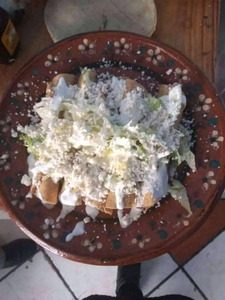Tacos Dorados de Pollo