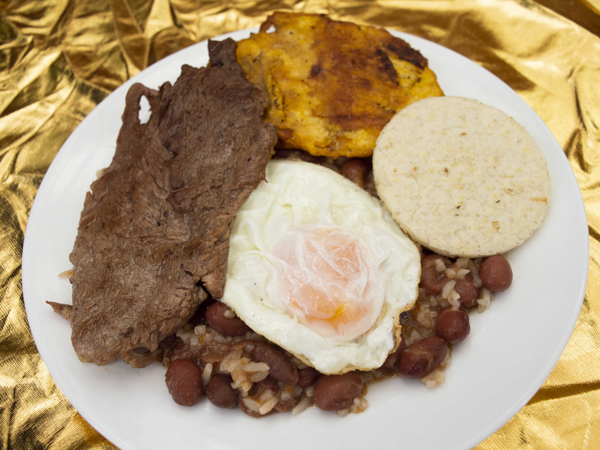 Calentado con Carne la Plancha  🥩