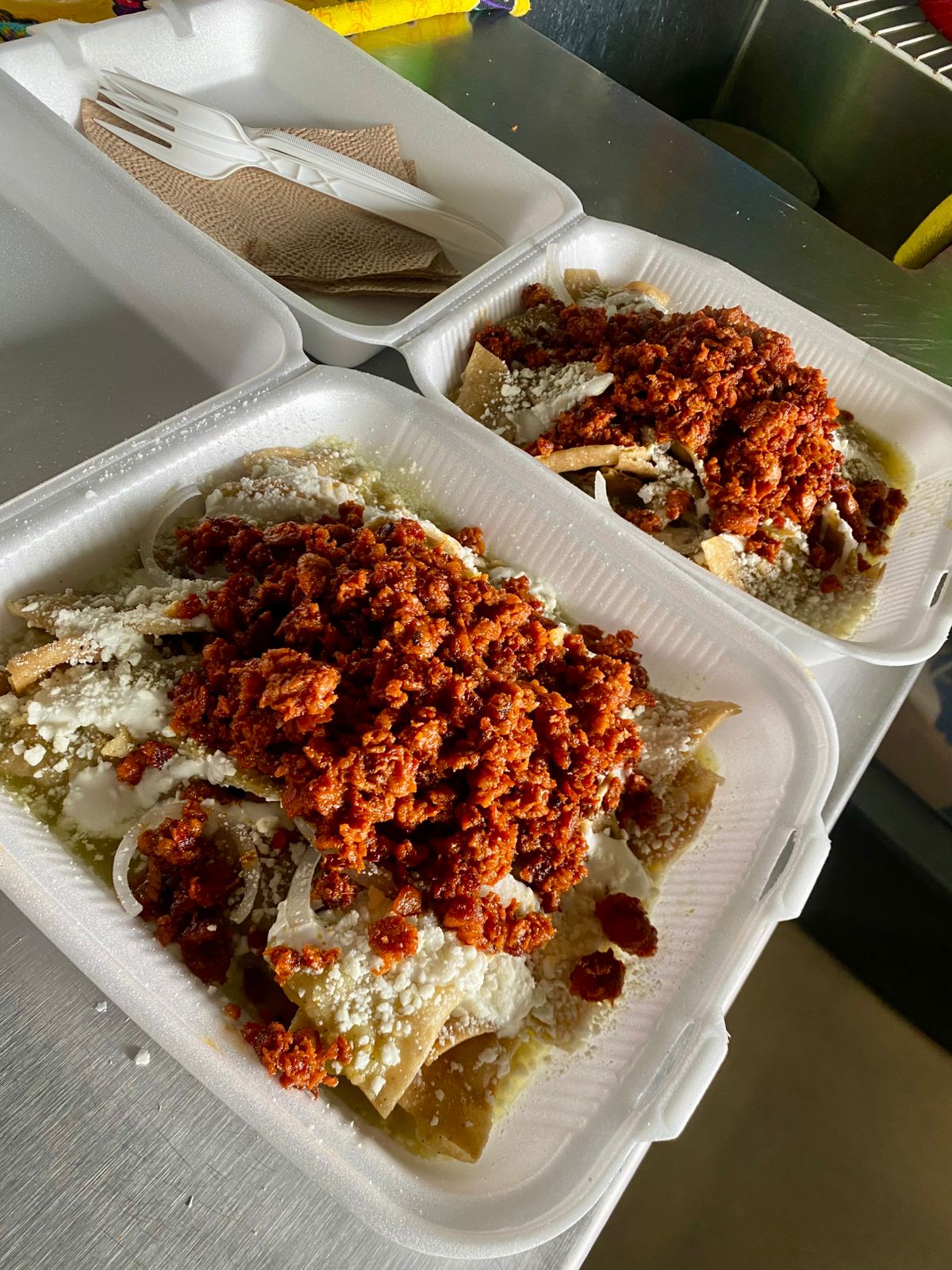 Chilaquiles con chorizo