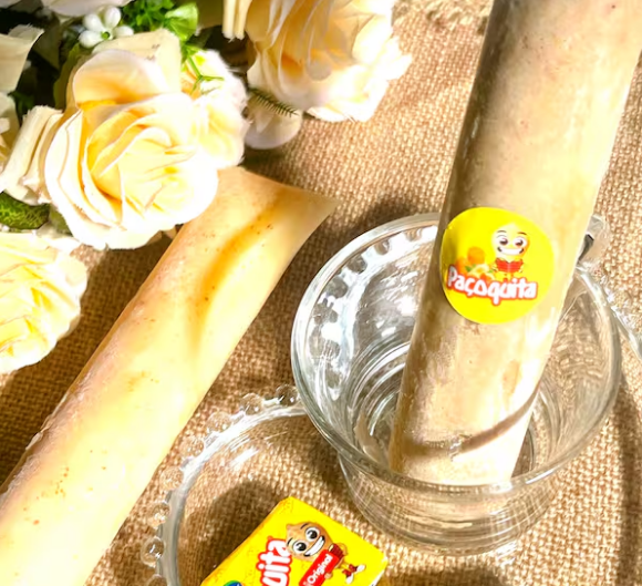 Sacolé Gourmet cremoso com base de leite em pó e farinha de amendoim doce. O famoso paçoquita!