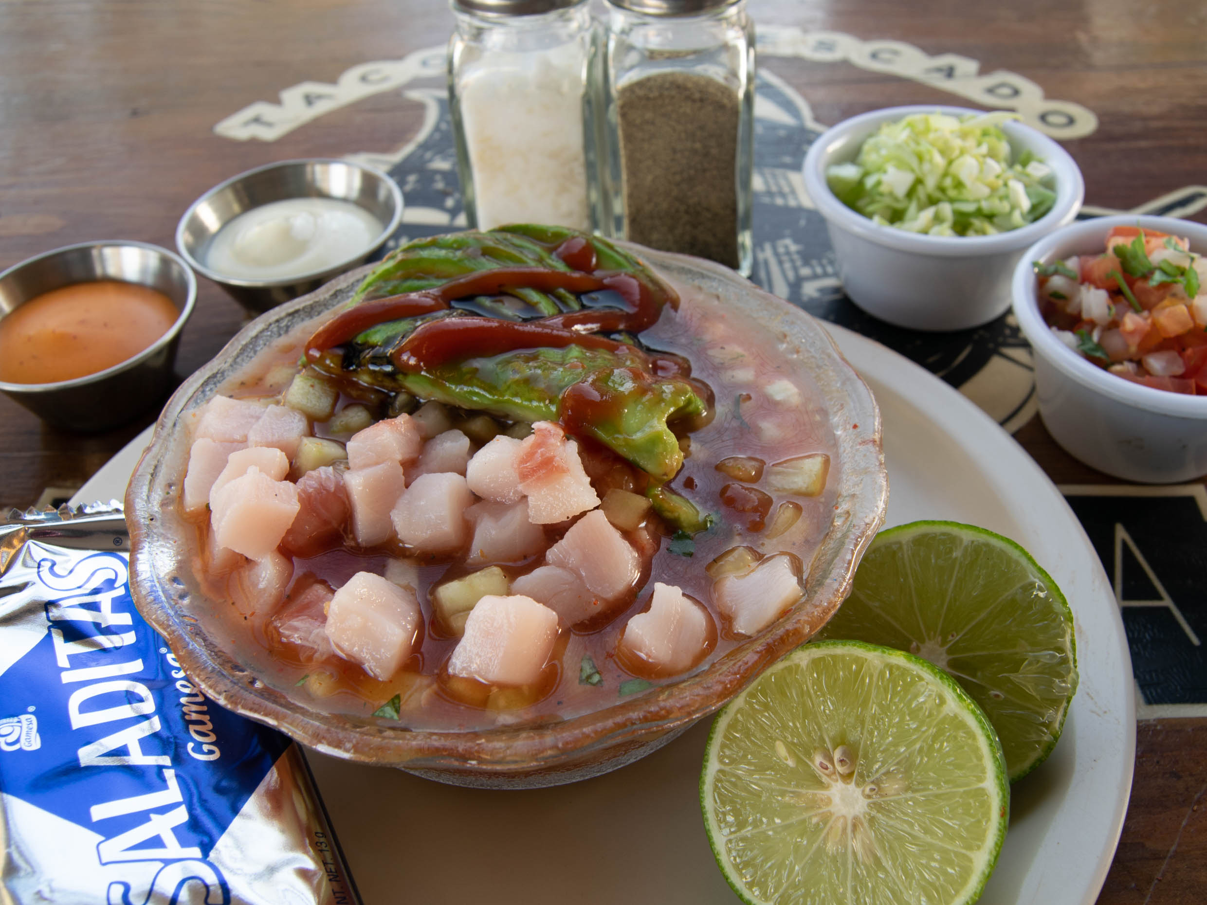 Tostada Ceviche Pescado Volteada