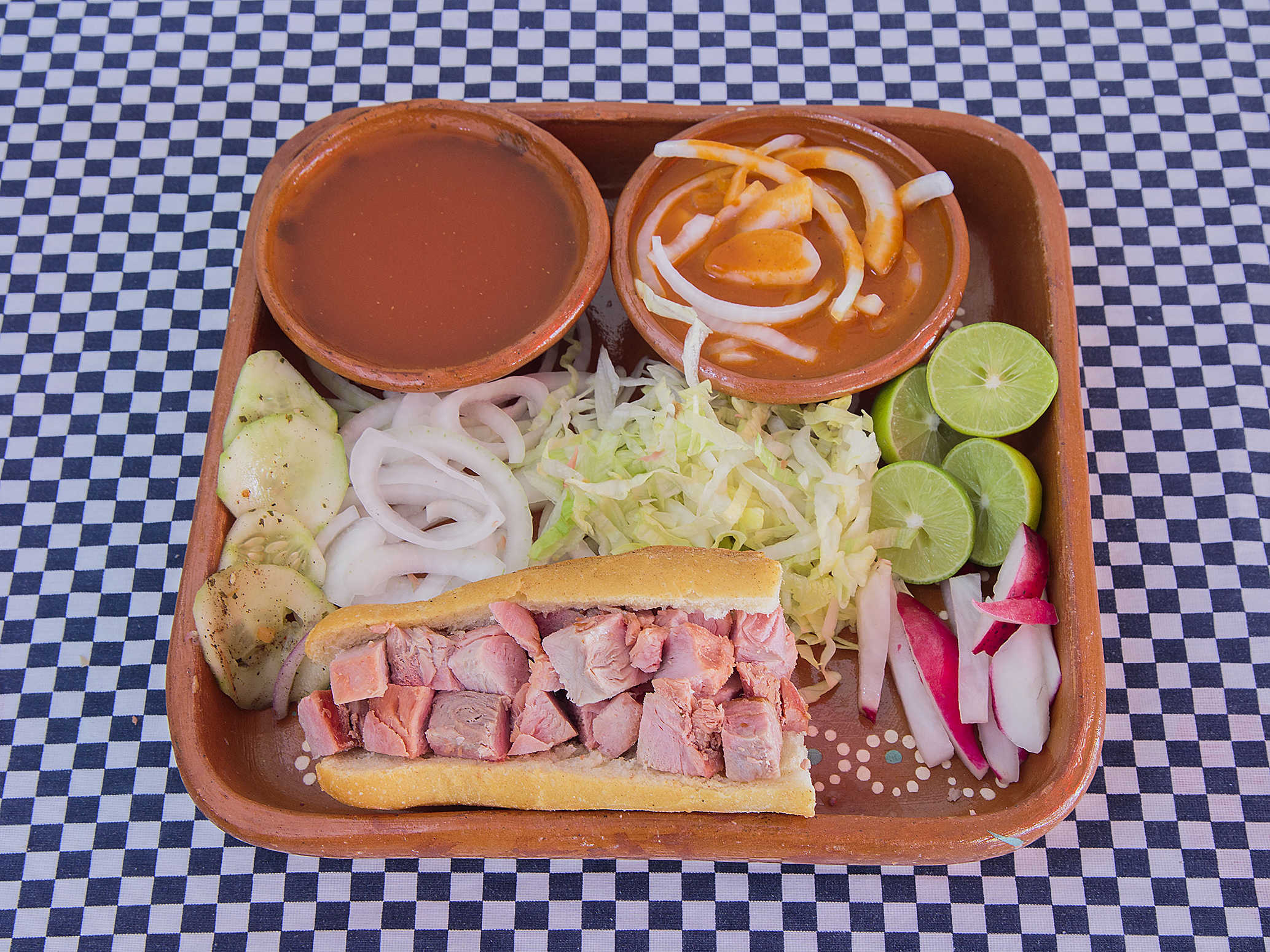 Torta Mini de Carnitas