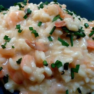 Todos os nosso risotos são elaborados com caldo de legumes feito na casa e fiarroz arborio finalizado com pamesão e mussarela(aproximadamente 600 grama)