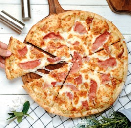 Pizza Jamón y Queso