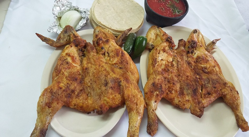 1 Pollo ➕ Coca Cola 2 Lt. 😋➕ Guacamole.