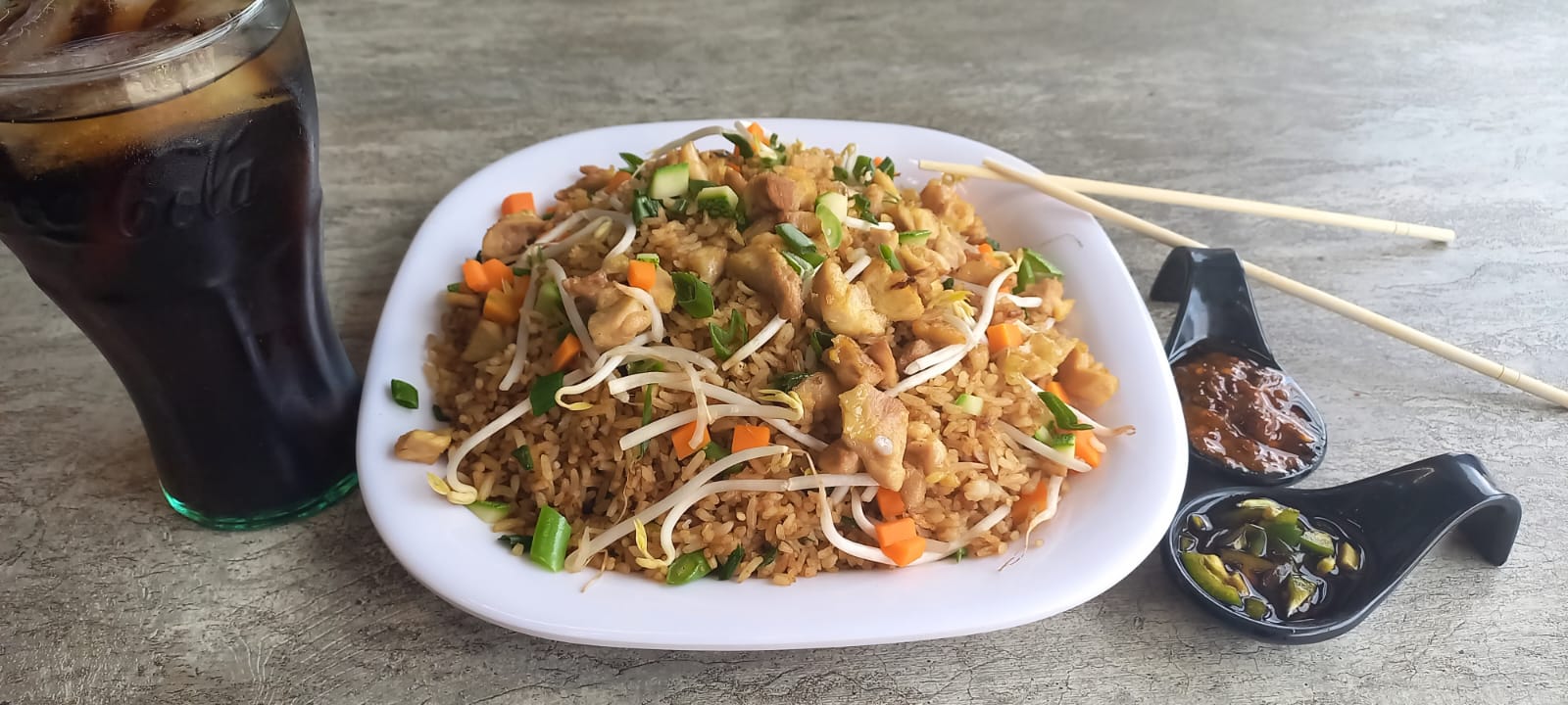 Chow Fan con Pollo y Res