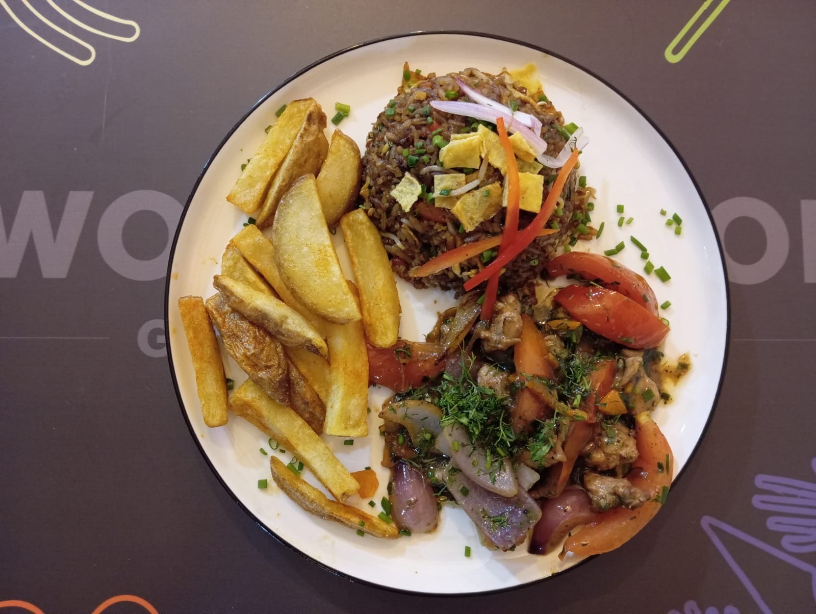 Cerdo Saltado
