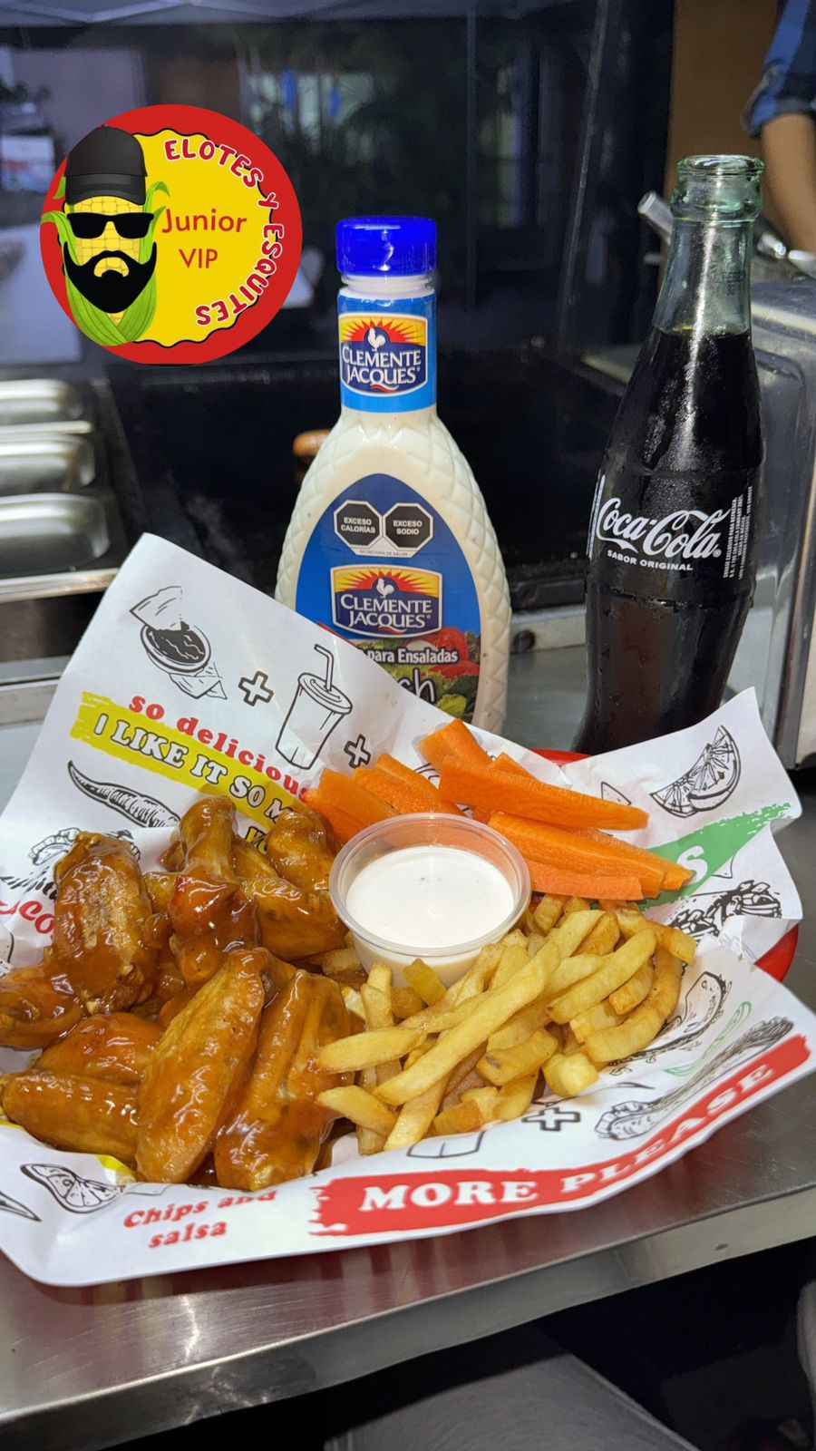 ORDEN DE ALITAS 8 PZA CON PAPAS FRITAS