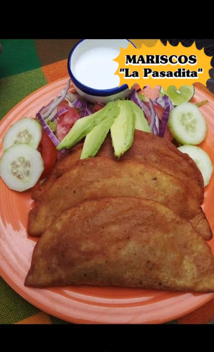 Empanadas rellenas de camaron(3pza)
