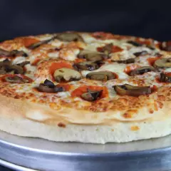 Pizza de Pepperoni y Champiñón