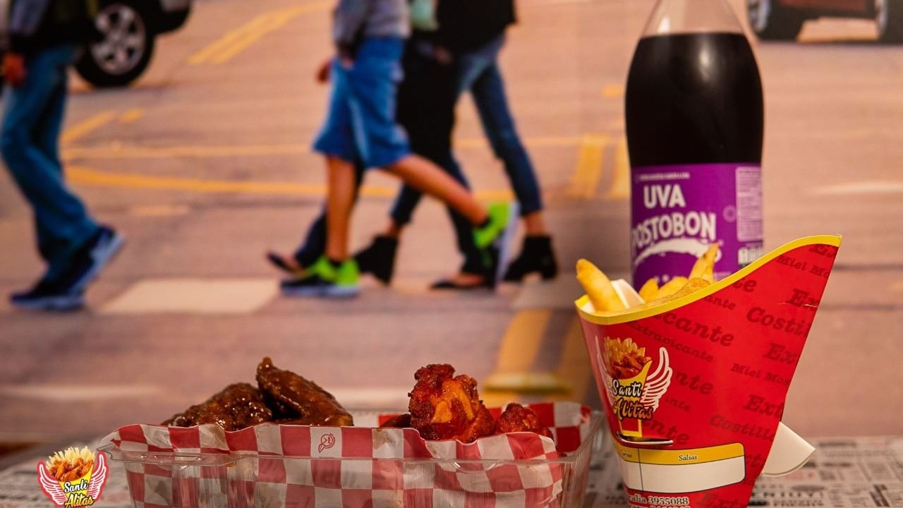(Combo 14) 10 Alitas + 10 Costill + Papas + Bebida