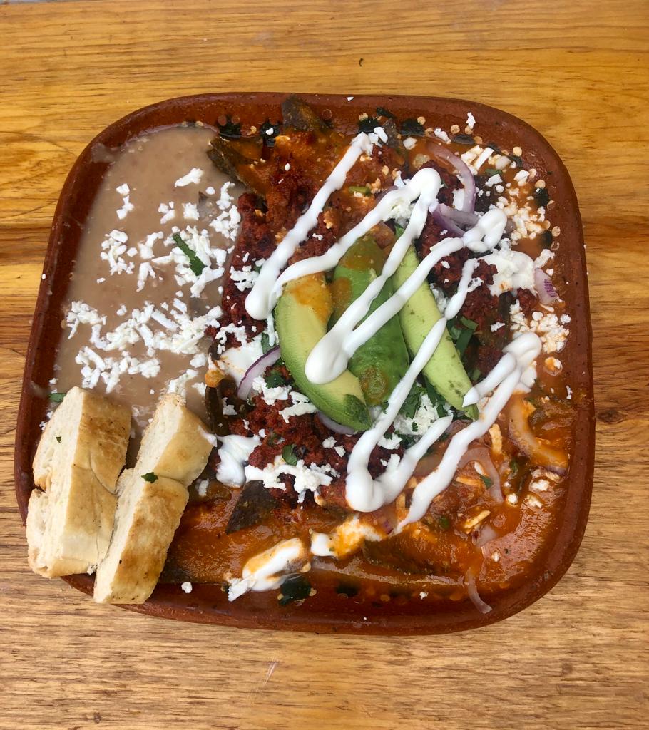 Chilaquiles Medianos con Chorizo