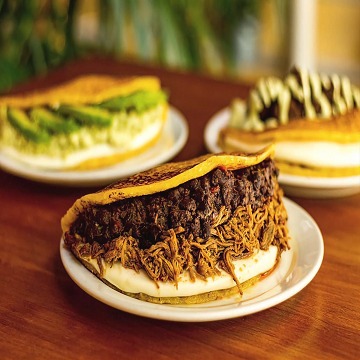 Cachapa De La Casa+ Gaseosa 400 Ml