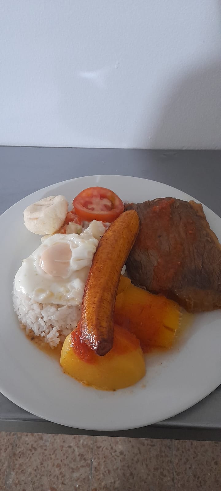 Almuerzo Sobrebarriga