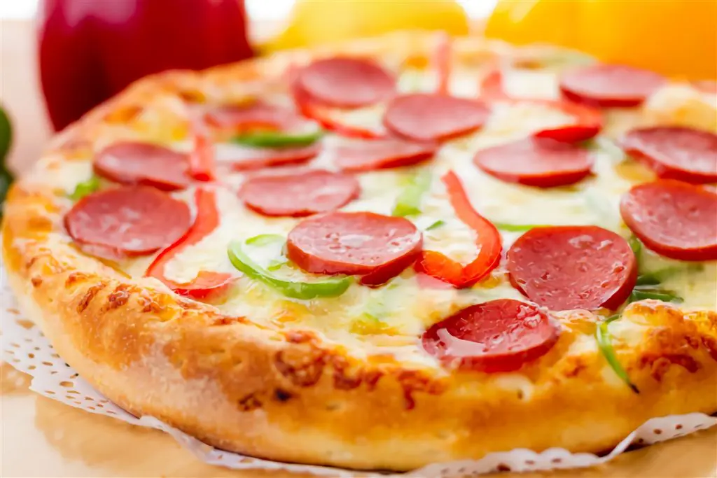 Pizza de Chorizo 14 Pulgadas Tamaño Grande