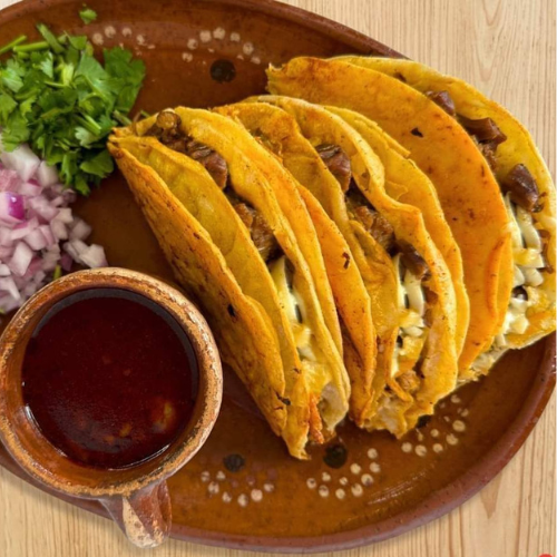1 Taco Dorado de Birria con Queso