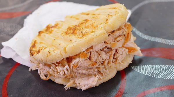 Combo Arepa Pollo