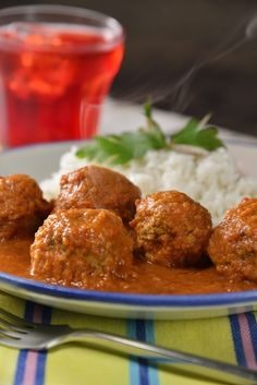 Albóndigas de Res 3 Piezas en Caldillo