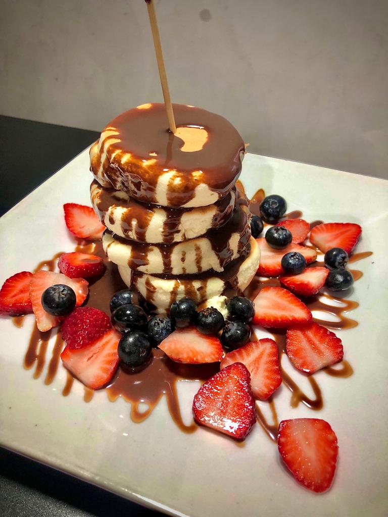 Pancakes con Nutella y 2 Frutas